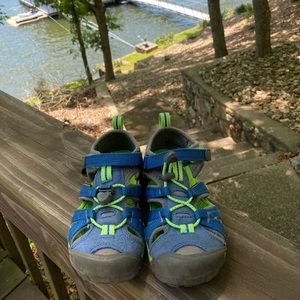 LIKE NEW!! Toddler Boys Keens size 12 blue & green